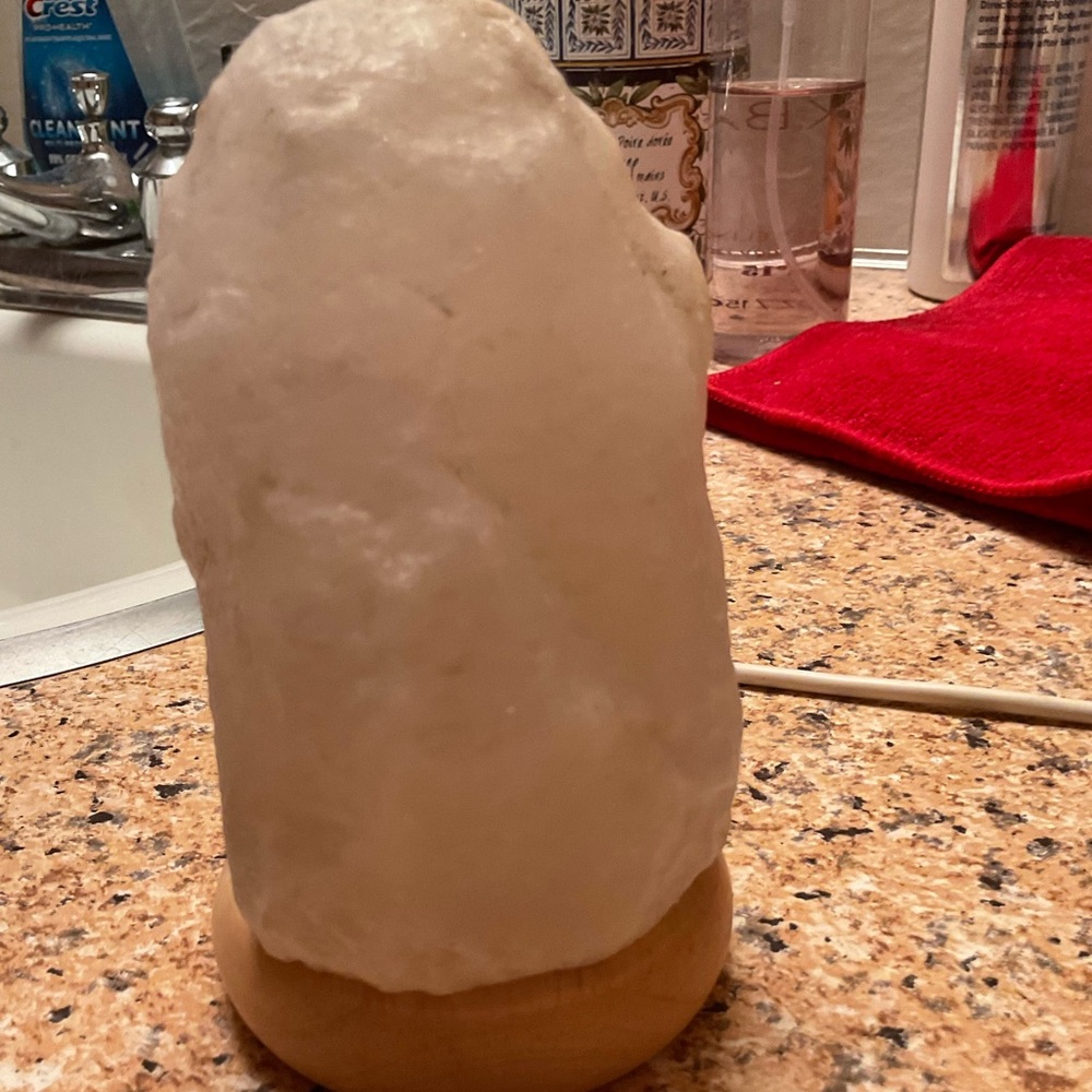 Himalayan Salt Lamp (Small) - Picture 9 of 11